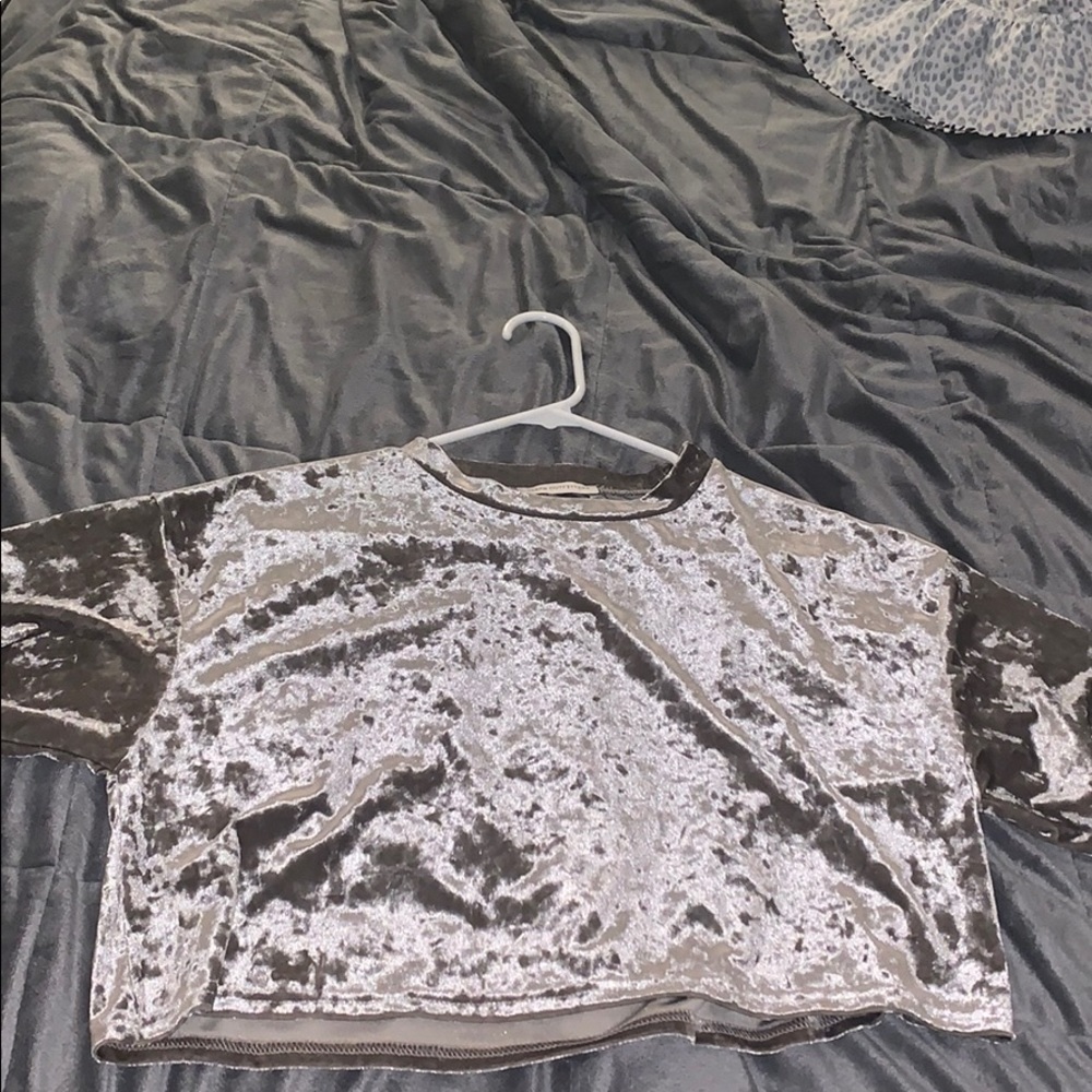 Urban outfitters velvet cropped T-shirt